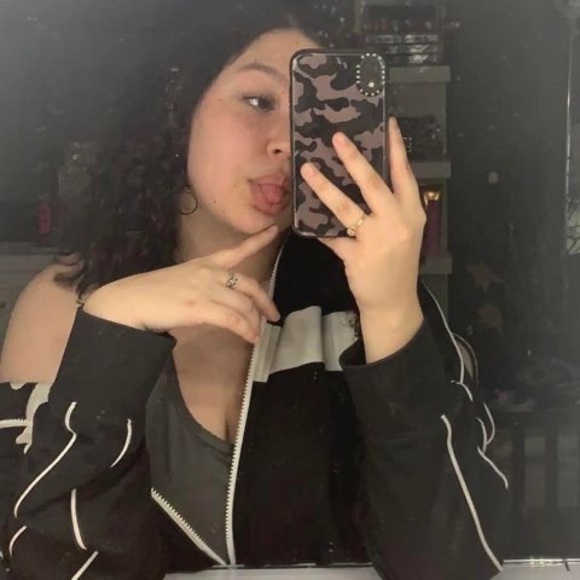 Meet your Posher, Daniela - Picture 1 of 1